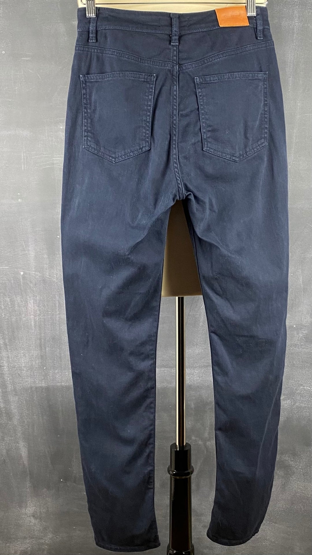 Pantalon denim marine ajusté Part Two, taille 28-29. Vue de dos.