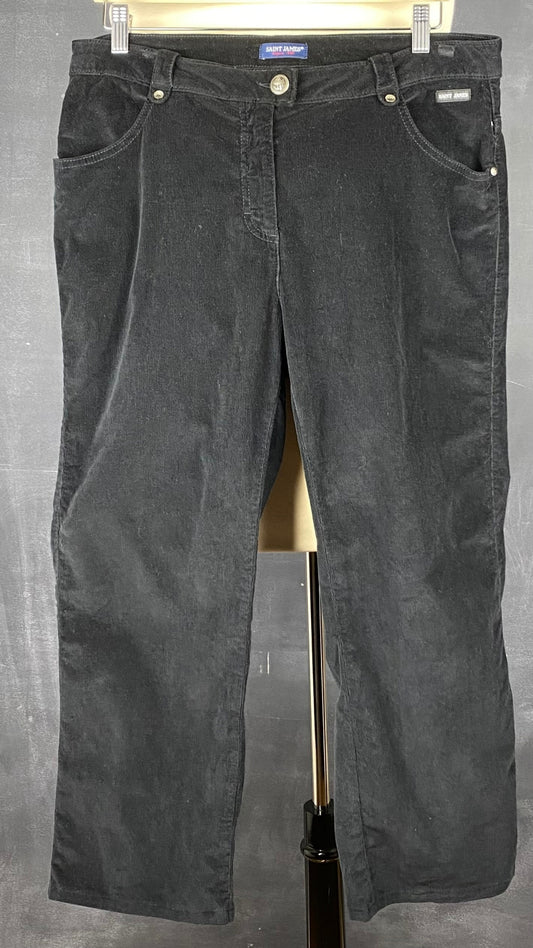 Pantalon en fin velours côtelé noir à jambes larges Saint-James, taille 14. Vue de face.