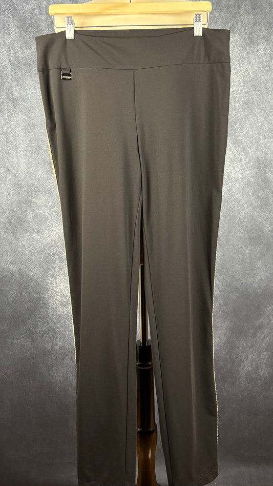 Pantalon noir liséré léopard Lisette L, taille 14. Vue de face, sur cintre.