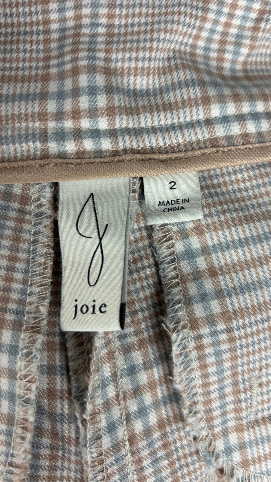 Pantalon à petits carreaux crème, beige et bleu doux, Joie, taille 2 (small). Vue de l'étiquette.