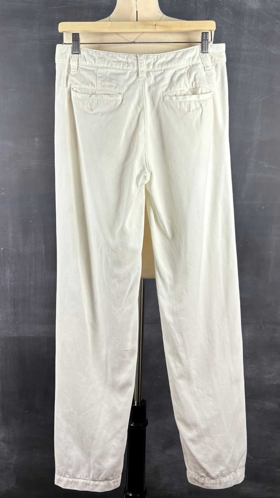 Pantalon à plis crème en Lyocell Anthropologie (taille 27). Vue de dos.