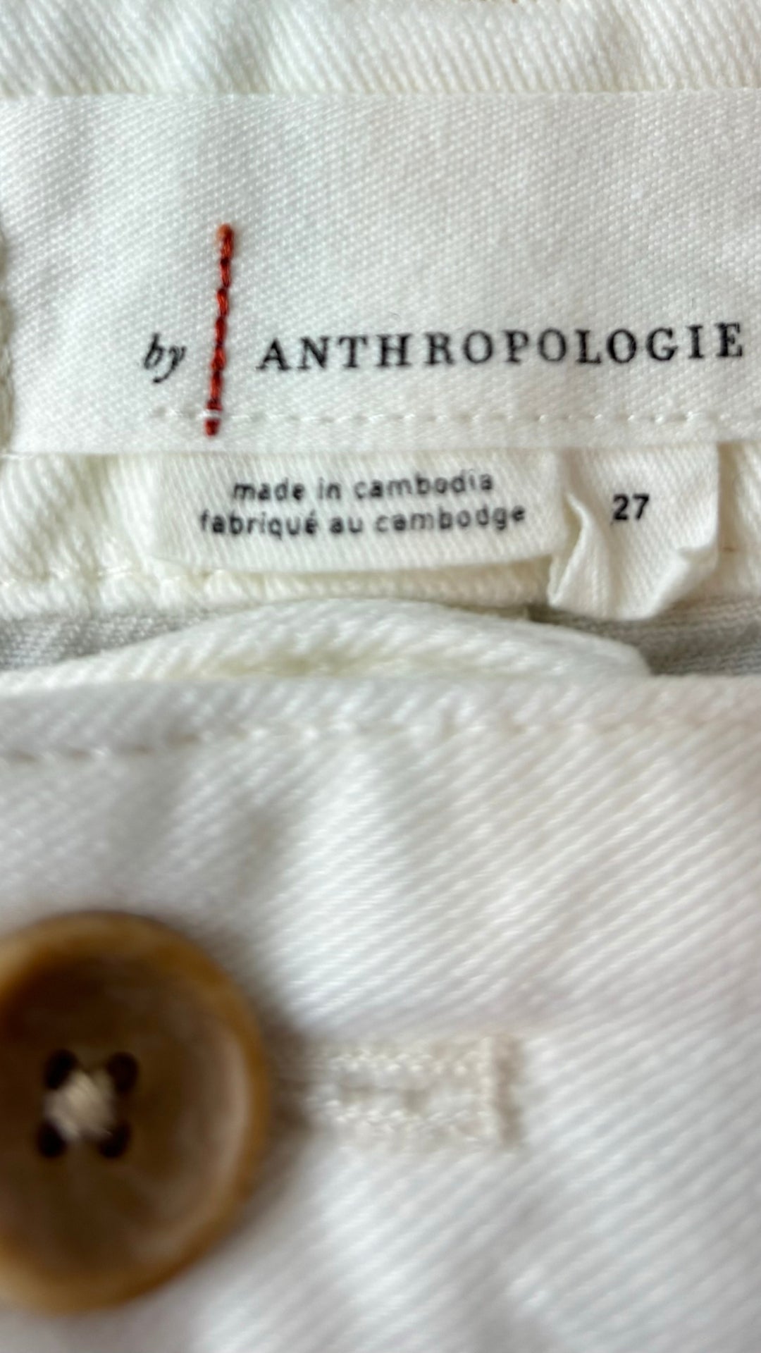 Pantalon à plis crème en Lyocell Anthropologie (taille 27). Vue de l'étiquette.