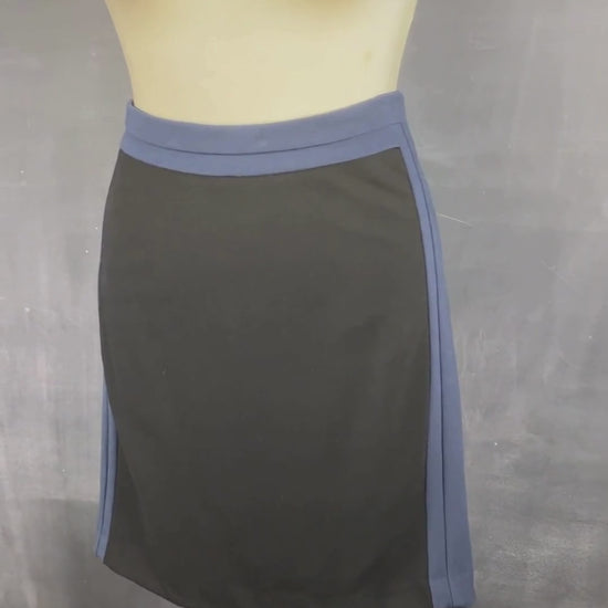 Jupe noire encadré marine extensible Diane von Furstenberg, taille 10. Vue de la vidéo qui présente tous les angles de la jupe.