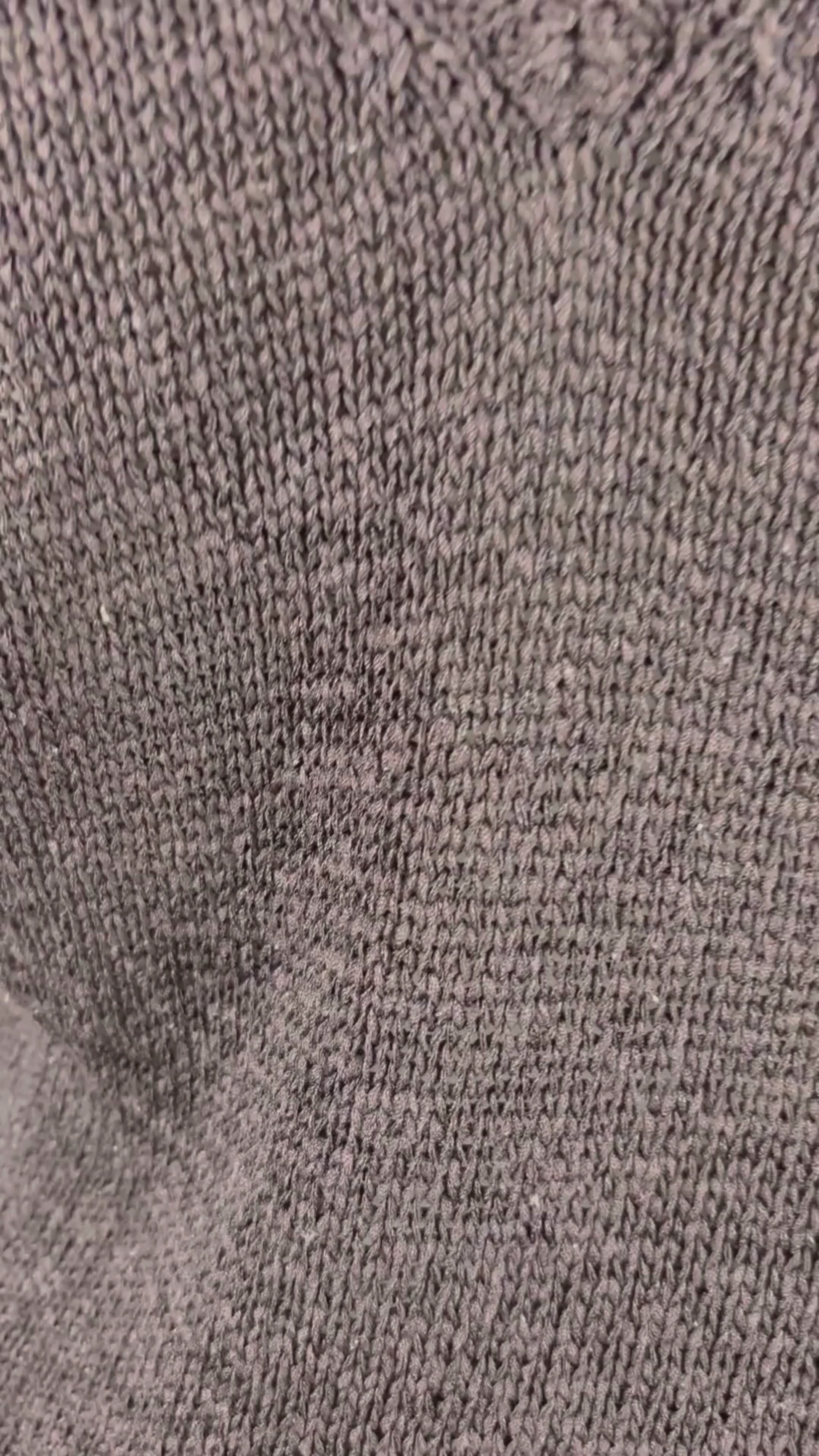 Chandail en tricot chocolat Gerry Weber Edition, taille 14 (large). Vue de la vidéo qui présente tous les détails du chandail.
