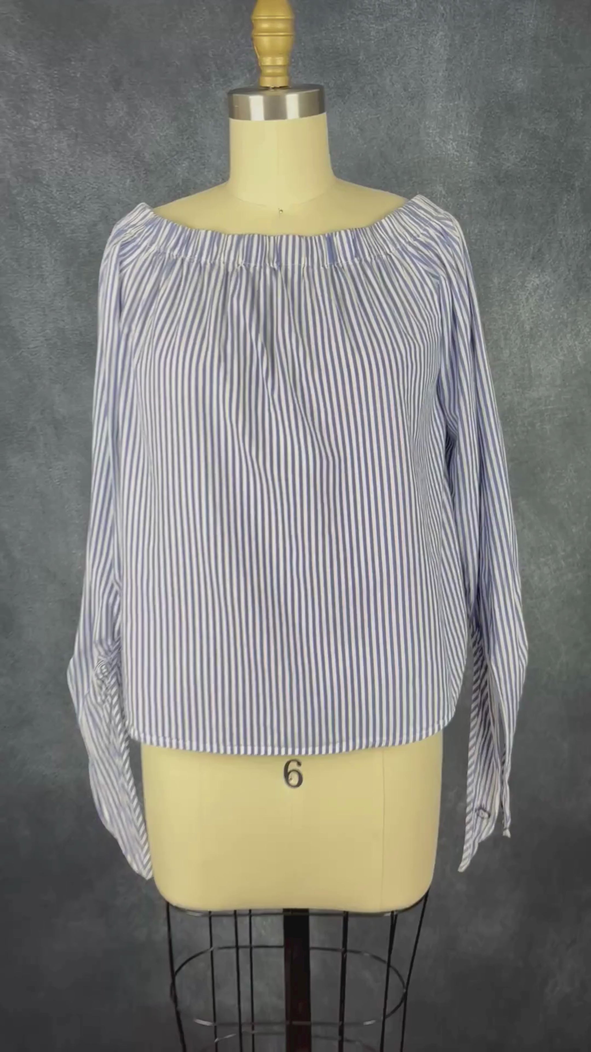 Blouse à rayures et épaules dégagées Scotch & Soda, taille small. Vue de la vidéo qui présente tous les détails de la blouse.