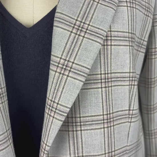 Blazer à grands carreaux bleu-gris long Tristan, taille 6. Vue de la vidéo qui présente tous les détails du blazer.