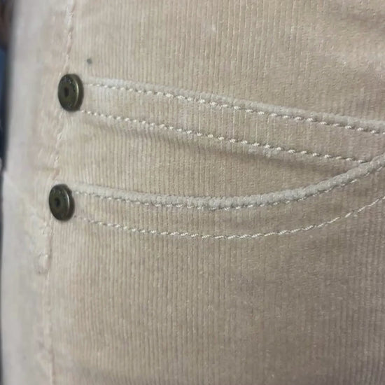 Pantalon beige tan en fin velours côtelé Olsen (modèle Lisa), taille 4 (xs/s). Vue de la vidéo qui présente tous les détails du pantalon.