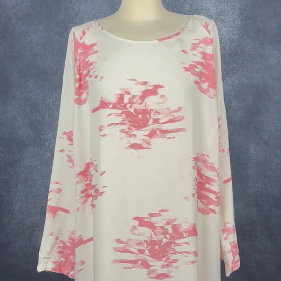 Robe fluide confortable à motif floral corail Part Two, taille 44 (l/xl). Vue de la vidéo qui présente tous les détails de la robe.