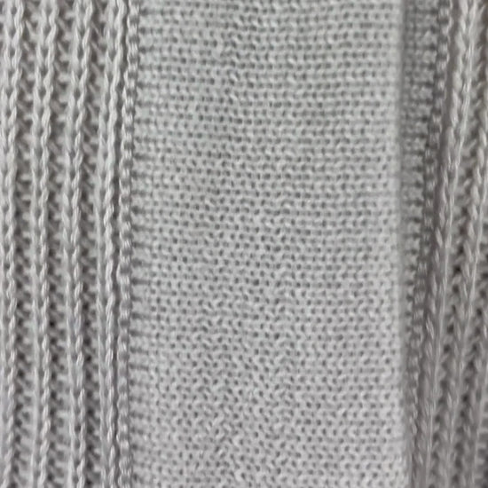 Cardigan gris beige en coton et cachemire Ça va de soi, taille small. Vue de la vidéo qui présente tous les détails.