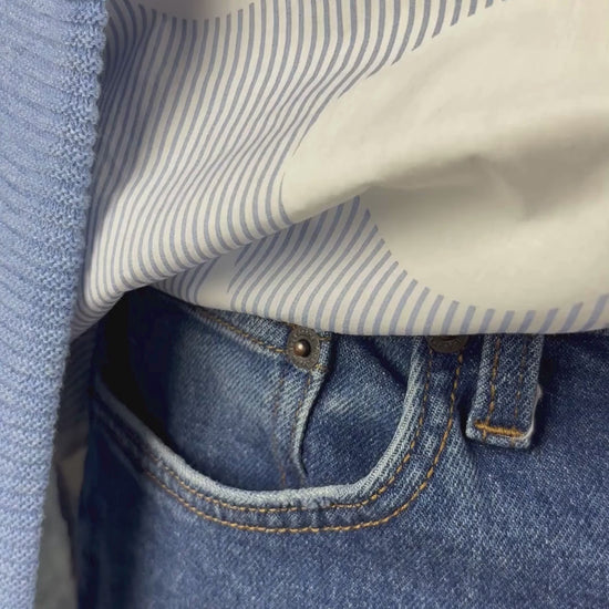 Jeans coupe étroite délavage bleu moyen Yoga Jeans, taille 29. Vue de la vidéo qui présente tous les détails du jeans.