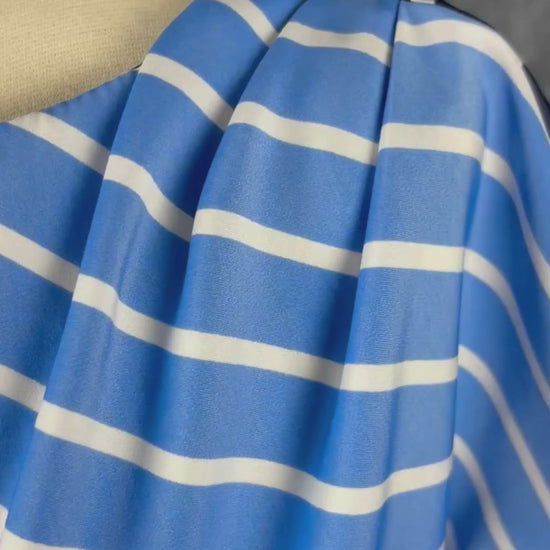 Blouse à rayures et détail plissé à l'épaule Maison Cinqcent, taille medium. Vue de la vidéo qui présente tous les détails de la blouse.