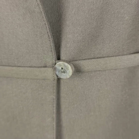 Gilet sans manches en laine vintage Tristan & Iseut, taille large (m). Vue de la vidéo qui présente tous les détails de la veste.