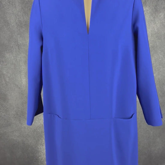 Robe droite bleu royal avec poches Éditions de robes, taille 10 (l). Vue de la vidéo qui présente tous les détails de la robe.