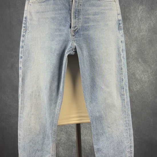 Jeans modèle Charlotte Citizens of Humanity, taille 26. Vue de la vidéo qui présente tous les détails du jeans.