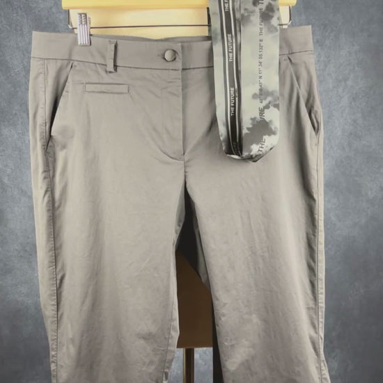 Pantalon en coton gris charcoal avec ceinture foulard Cambio, taille 12. Vue de la vidéo qui présente tous les détails du pantalon.