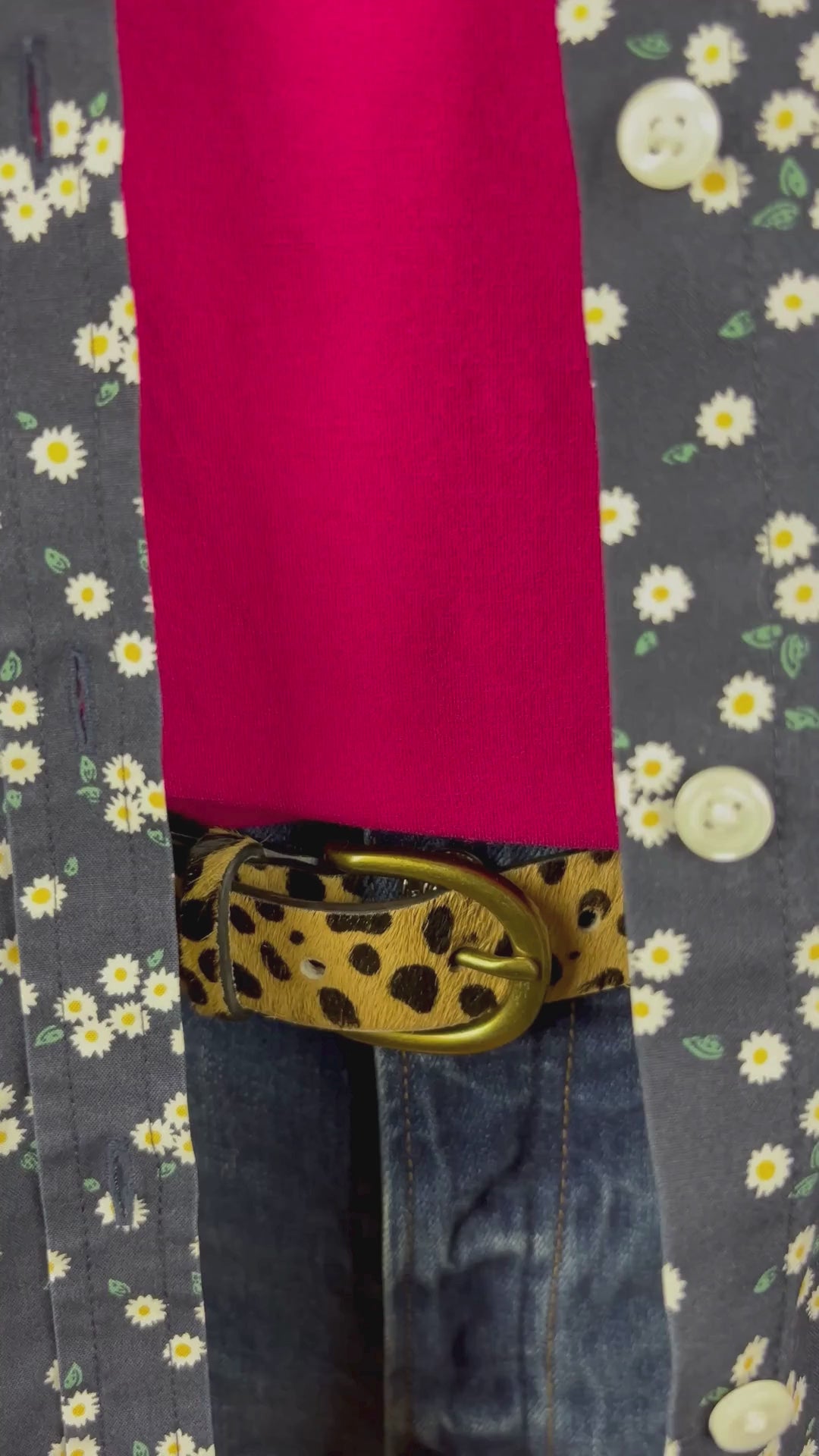 Jeans coupe baril avec braguette boutonnée Scotch & Soda, taille 10/30. Vue de la vidéo qui présente tous les détails du jeans.