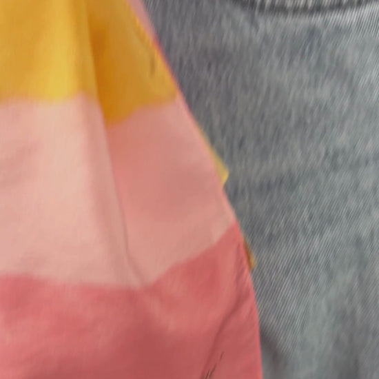 Chandail crème à col châle en cachemire Lauren Ralph Lauren, taille small. Vue de la vidéo qui présente tous les détails du chandail.