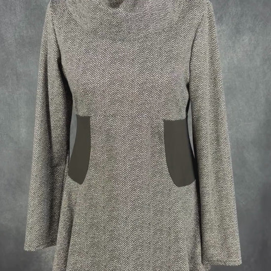 Robe à motifs abstraits et col baveux Dinh Bá, taille xl (l). Vue de la vidéo qui présente tous les détails de la robe.