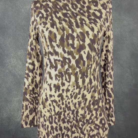 Robe tunique ajustée à motifs abstraits et petit col montant Marc Cain, taille N4 (estimée à xs/s). Vue de la vidéo qui présente tous les détails de la robe.