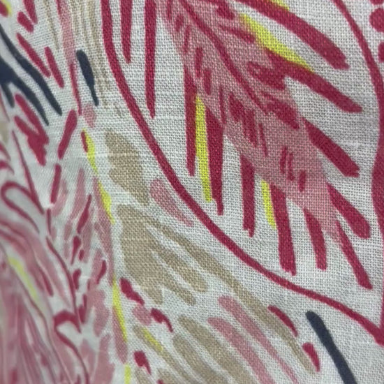 Blouse en lin à motifs tropicaux colorés Brax, taille 38 (medium). Vue de la vidéo qui présente tous les détails de la blouse.