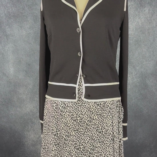 Cardigan boutonné noir et blanc en fin tricot MaxMara Studio, taille small. Vue de la vidéo qui présente tous les détails du cardigan.