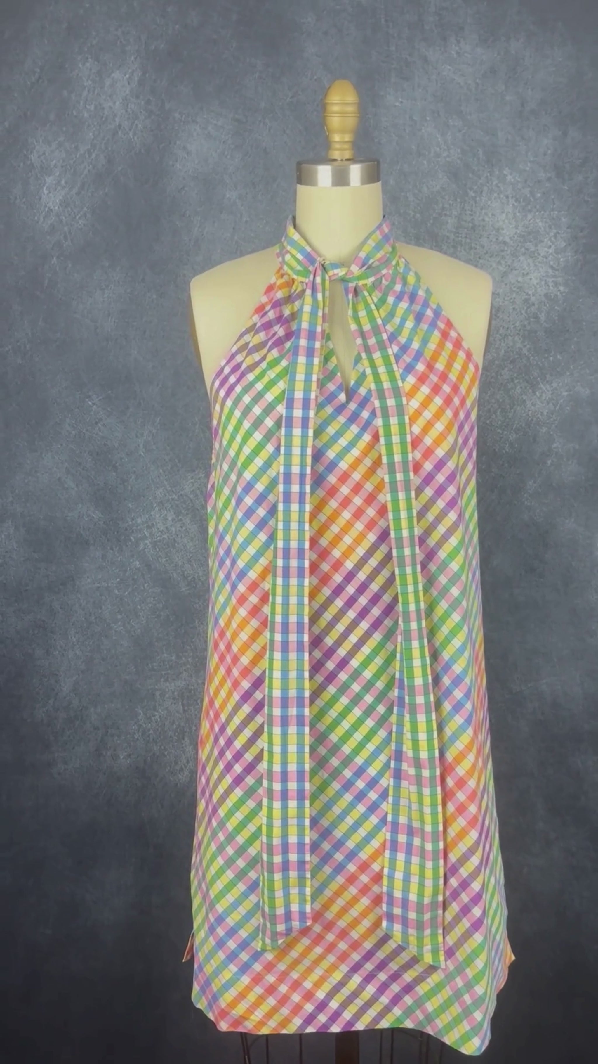 Robe bain de soleil colorée en coton J.Crew, taille 4 (s). Vue de la vidéo qui présente tous les détails de la robe.