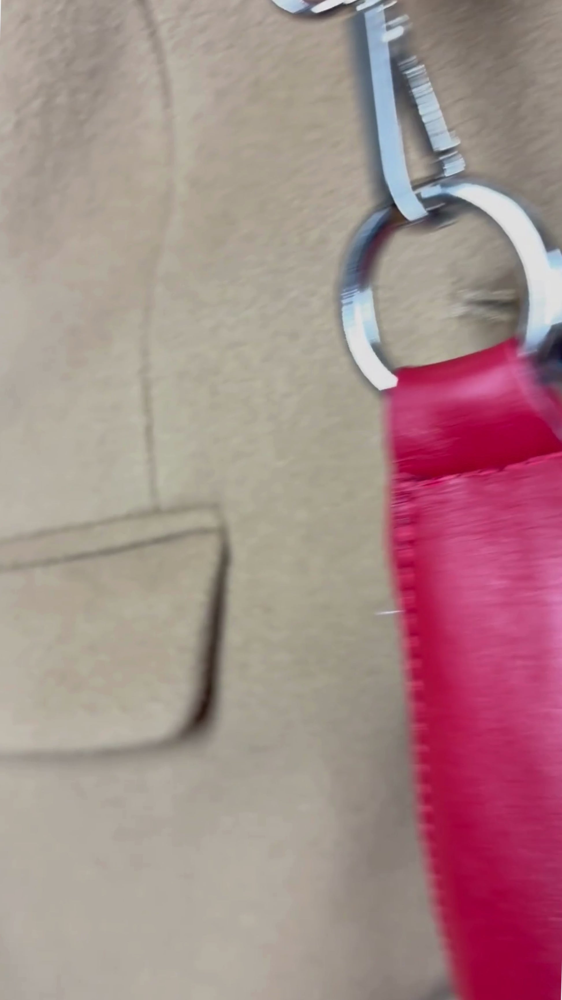 Manteau chameau en mélange de laine Esprit, taille 6. Vue de la vidéo qui présente tous les détails du manteau.