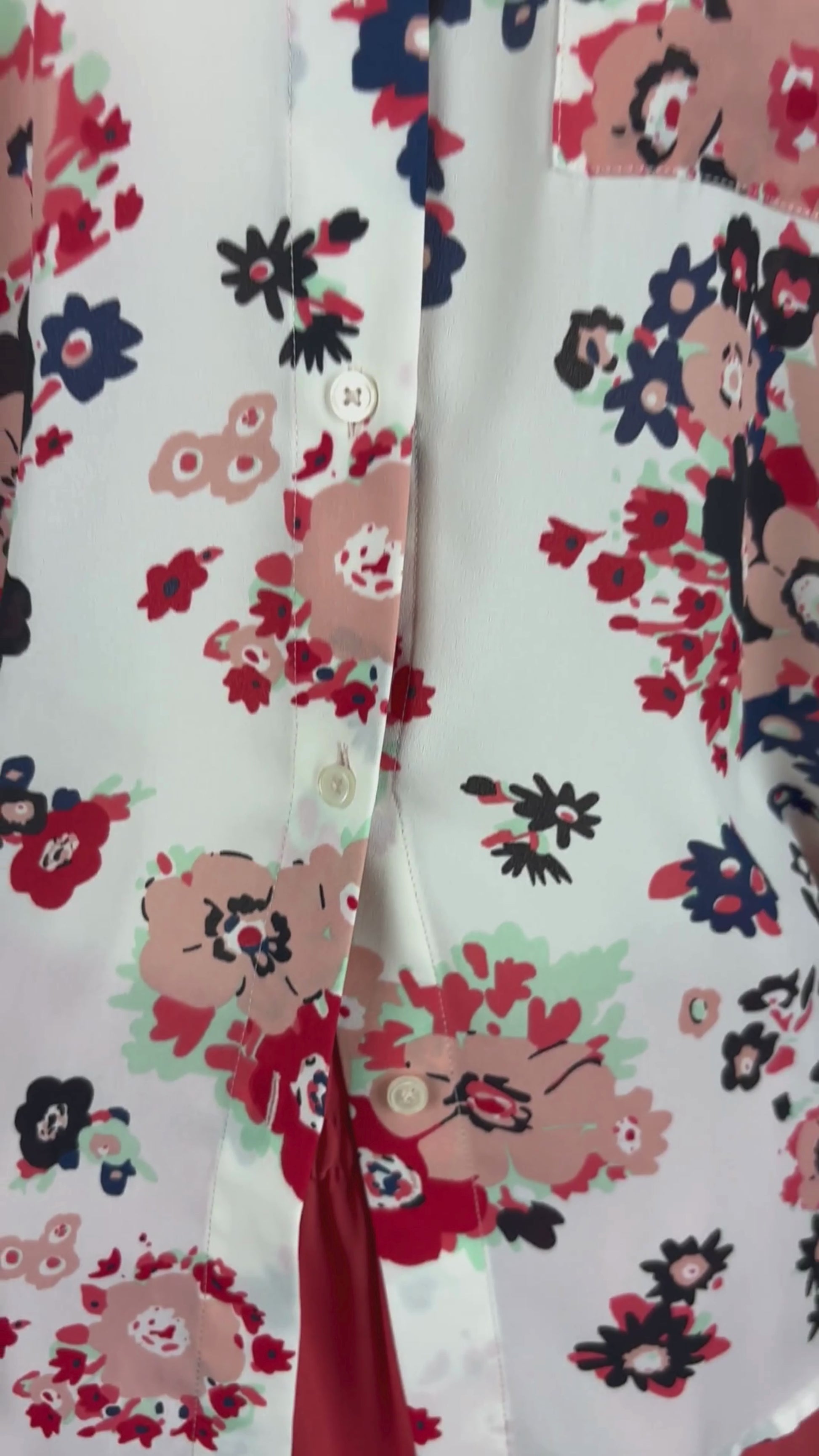 Pantalon orange doux en tissu léger parfait pour voyager Banana Republic Sport, taille small. Vue de la vidéo qui présente tous les détails du pantalon et de ses agencements.