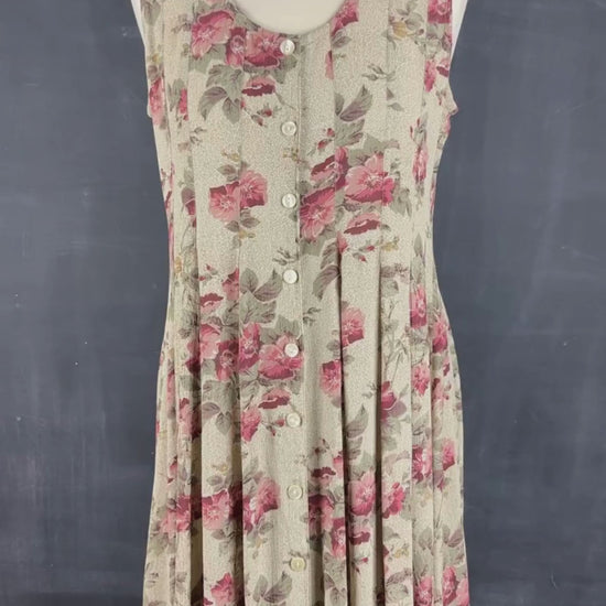 Robe florale vintage boutonnée Tristan & Iseut, taille medium. Vue de la vidéo qui présente tous les détails de la robe.