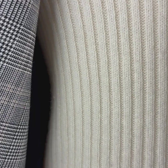 Blazer à carreaux prince de Galles ample à double boutonnage Babaton, taille 6. Vue de la vidéo qui présente tous les détails du blazer.