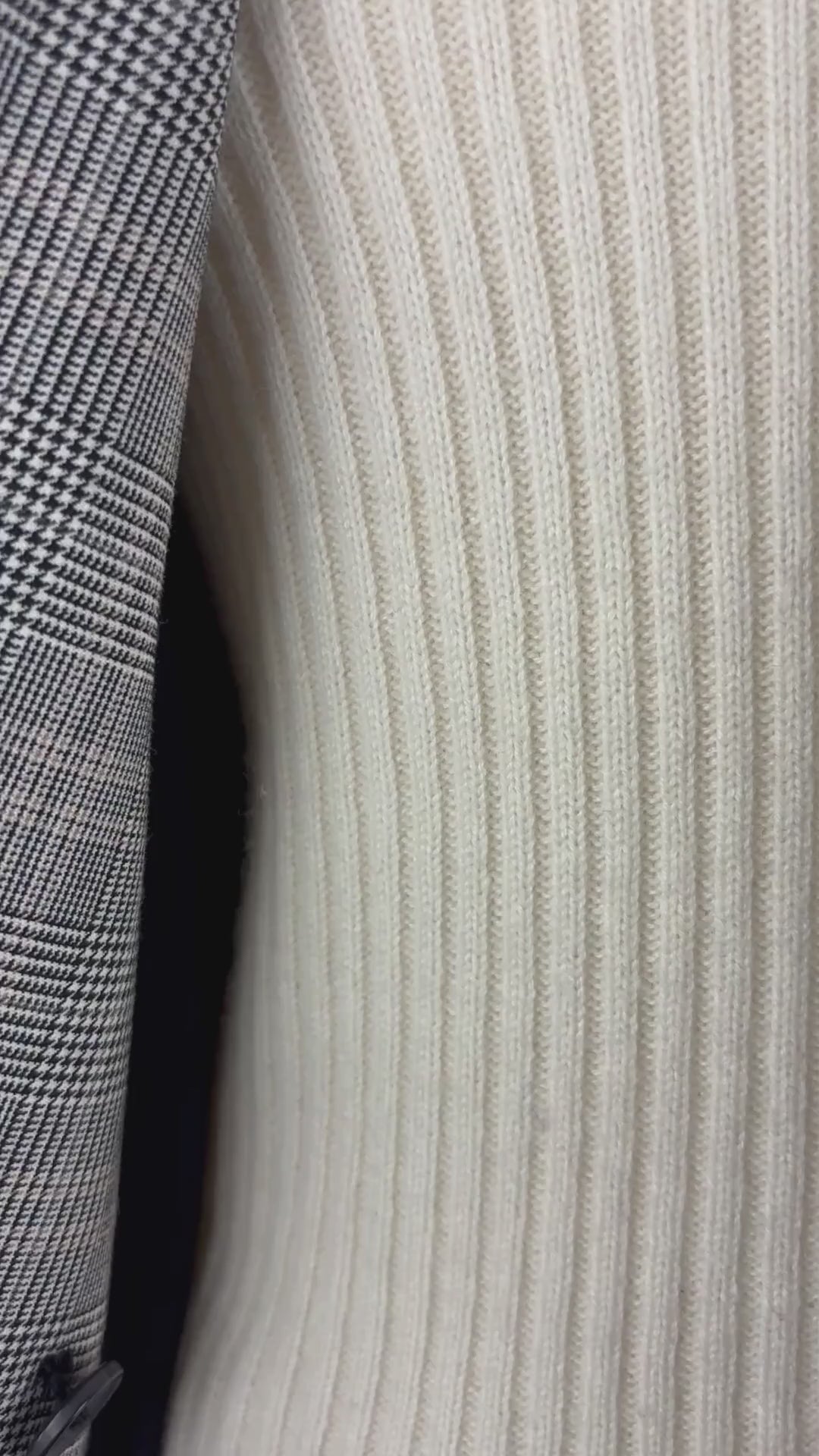 Blazer à carreaux prince de Galles ample à double boutonnage Babaton, taille 6. Vue de la vidéo qui présente tous les détails du blazer.