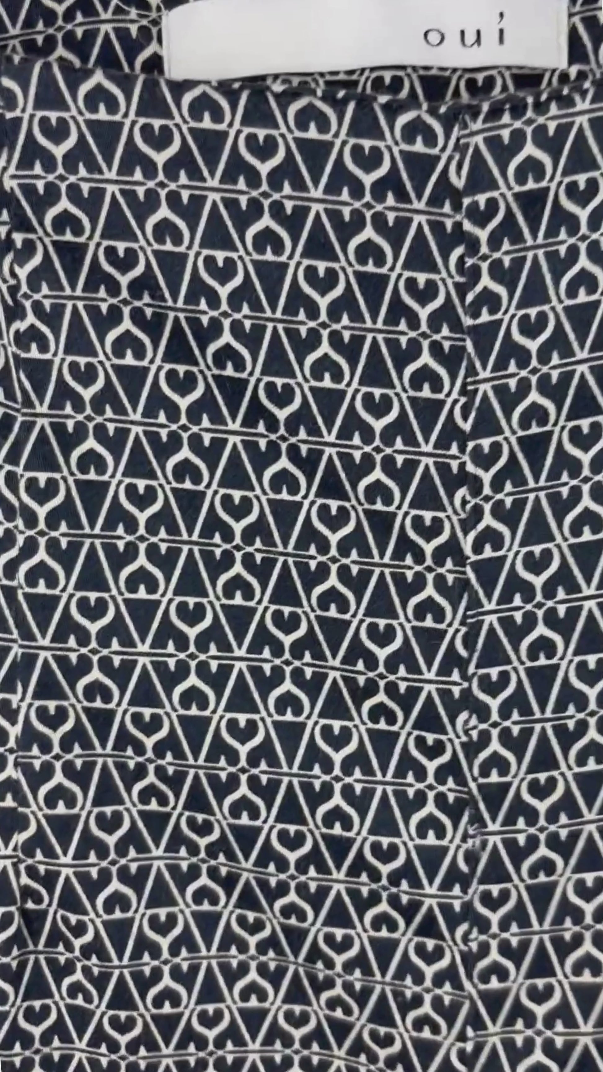 Pantalon à motifs en doux coton Oui, taille 4. Vue de l vidéo qui présente tous les détails du pantalon.