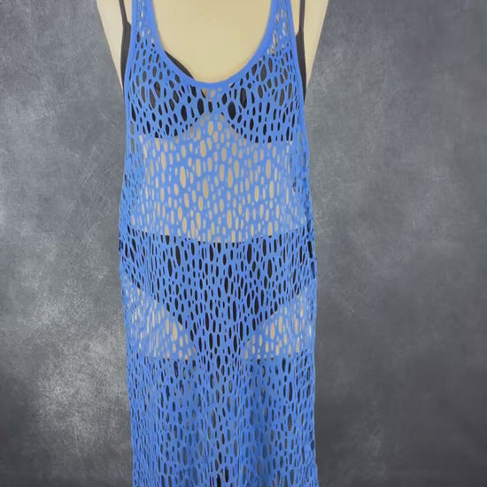 Robe de plage bleue Shan, taille 8. Vue de la vidéo qui présente tous les détails de la robe.