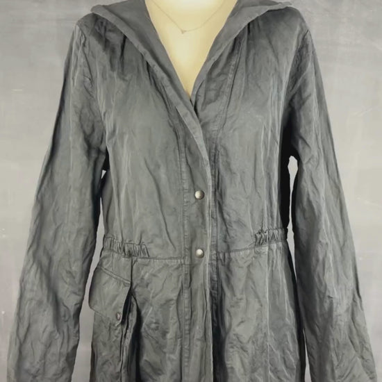 Veste légère charcoal Sarah Pacini, taille 3 (m/l). Vue de la vidéo qui présente tous les détails de la veste.