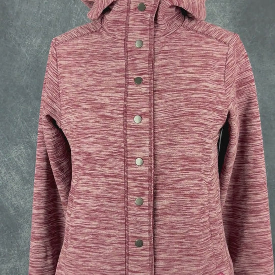 Veste polaire bourgogne rayures horizontales avec capuchon Mountain Hardwear, taille small. Vue de la vidéo qui présente tous les détails de la veste.