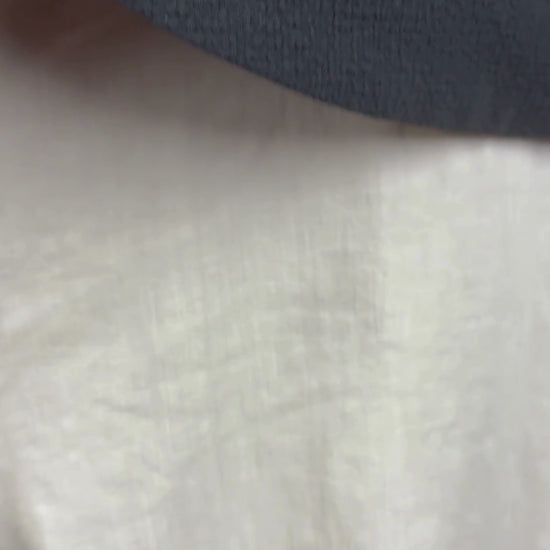 Pantalon beige à jambe étroite en mélange de lin Sarah Pacini, taille 1 (s). Vue de la vidéo qui présente tous les détails du pantalon.