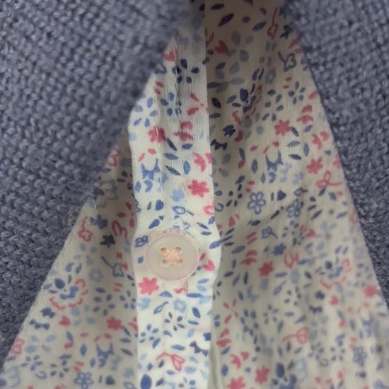 Chemisier en fin coton à motif floral délicat Saint James, taille 10 (m). Vue de la vidéo qui présente tous les détails du chemisier.