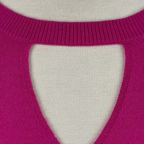 Camisole en fin tricot fuchsia Tristan, taille xl. Vue de la vidéo qui présente tous les détails de la camisole.