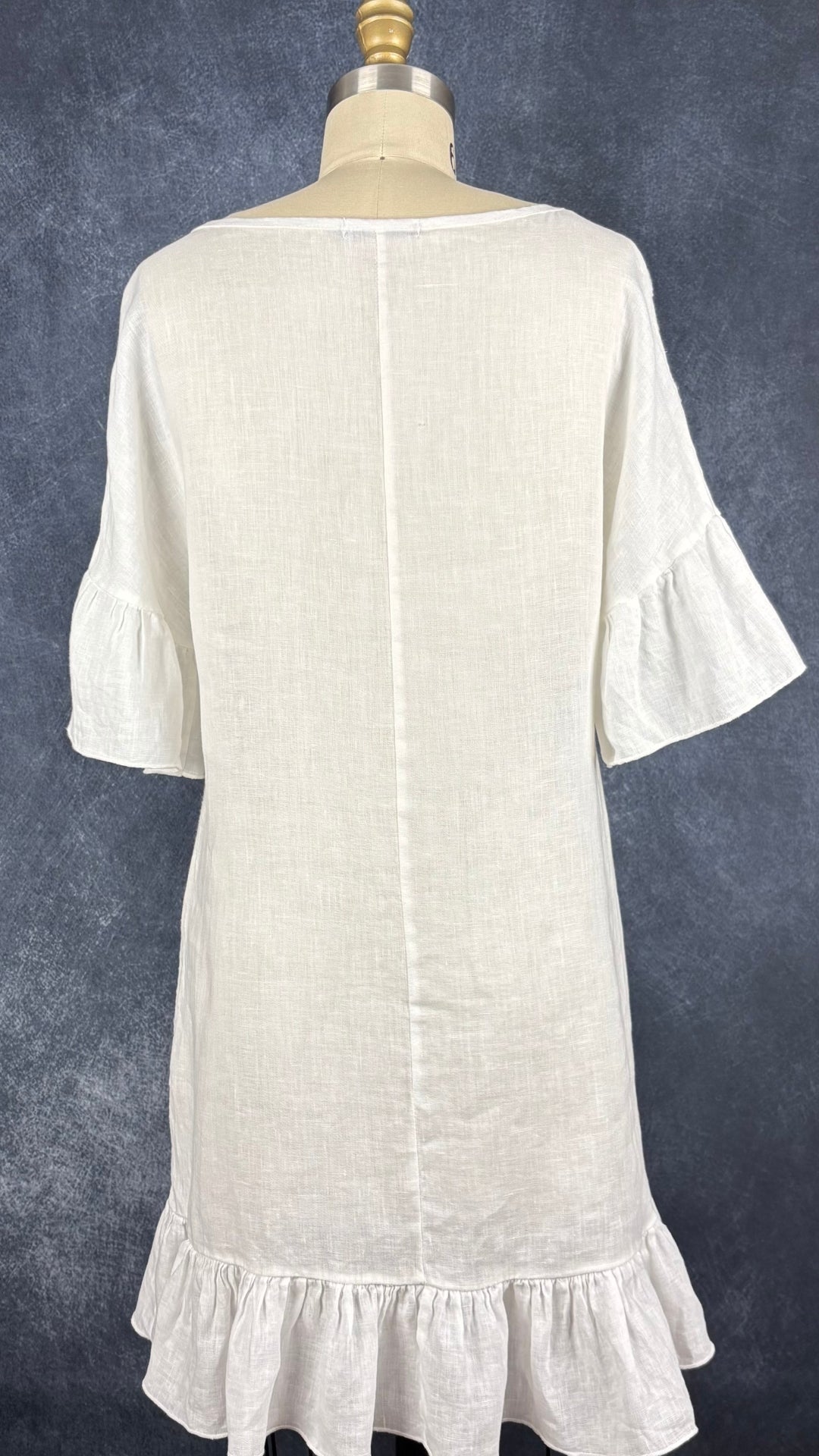 Robe blanche en lin Luisa Perla, taille xs. Vue de dos.