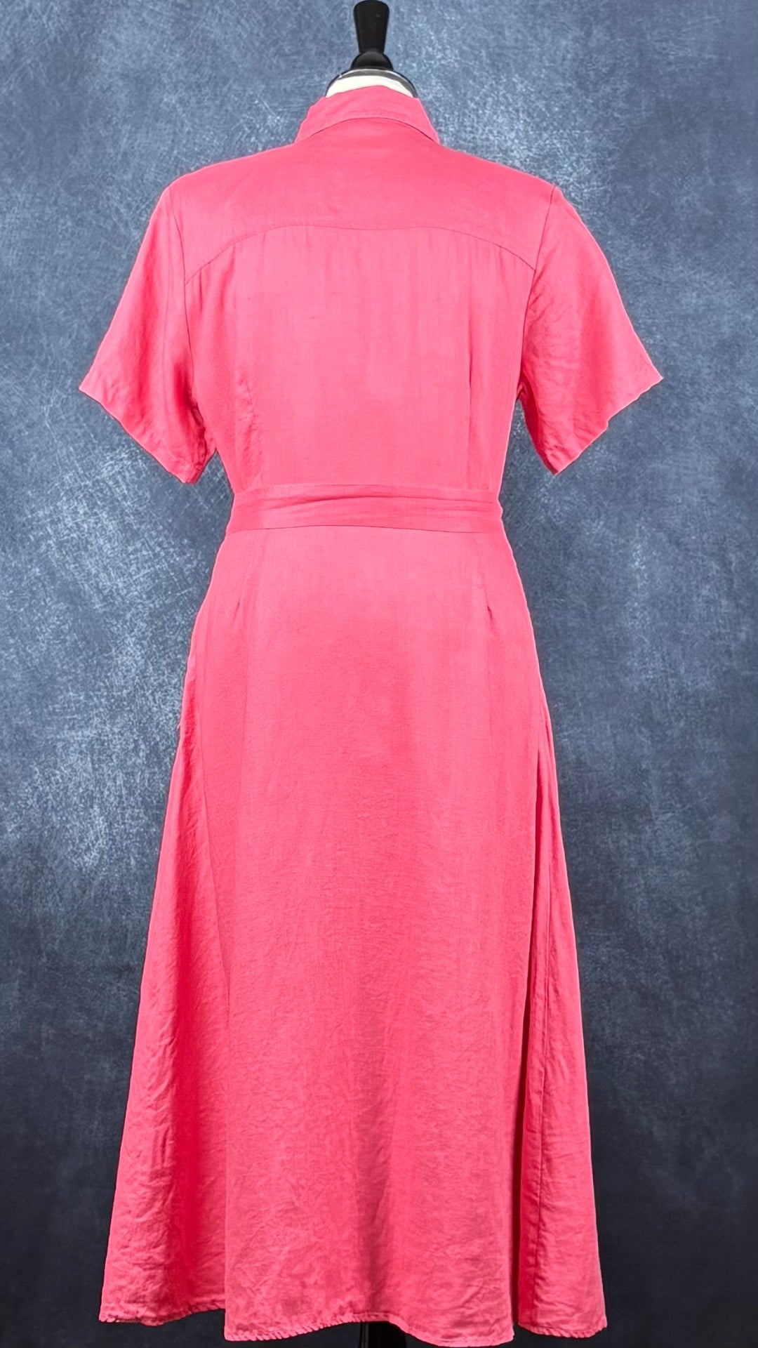 Robe chemisier midi rose corail en lin Part Two, taille 40 (m/l). Vue de dos.