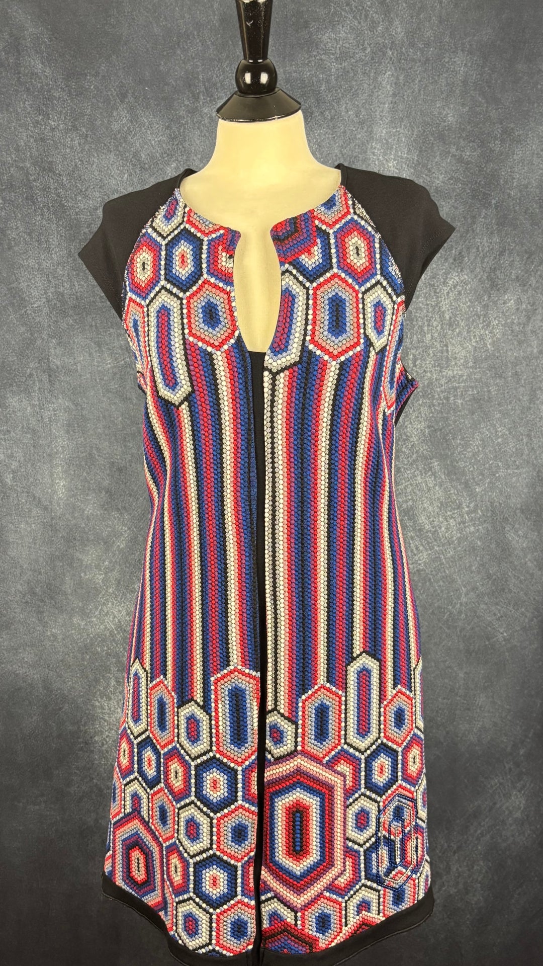 Robe colorée avec insertion de sequins Desigual, taille xl (l). Vue de face.