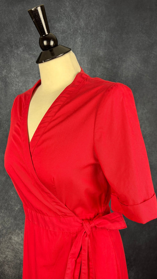 Robe portefeuille en coton rouge tomate Oysho, taille s/m. Vue de l'encolure