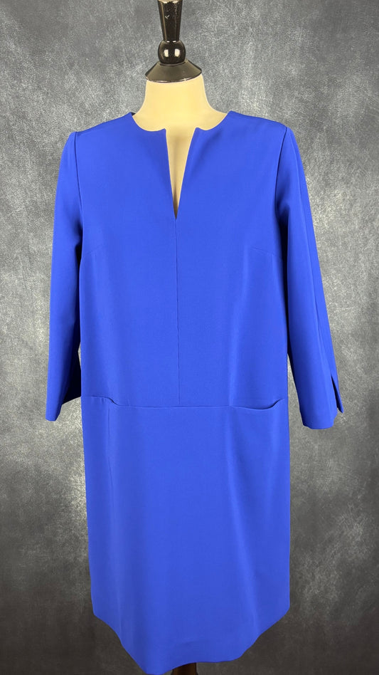 Robe droite bleu royal avec poches Éditions de robes, taille 10 (l). Vue de face.