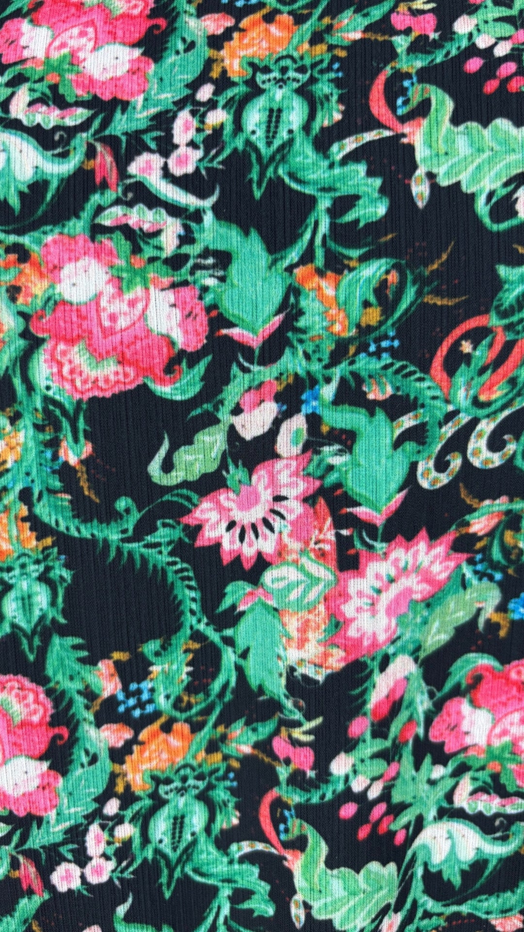 Robe courte à motifs floraux magnifiques style paysanne, Joelle, taille xl. Vue de près du tissu.