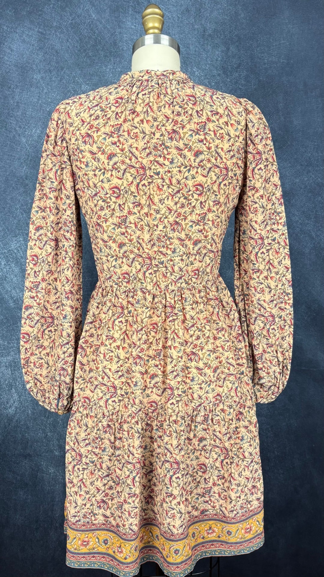 Robe florale en soie et viscose Vanessa Bruno, taille 36 (xs/s). Vue de dos.