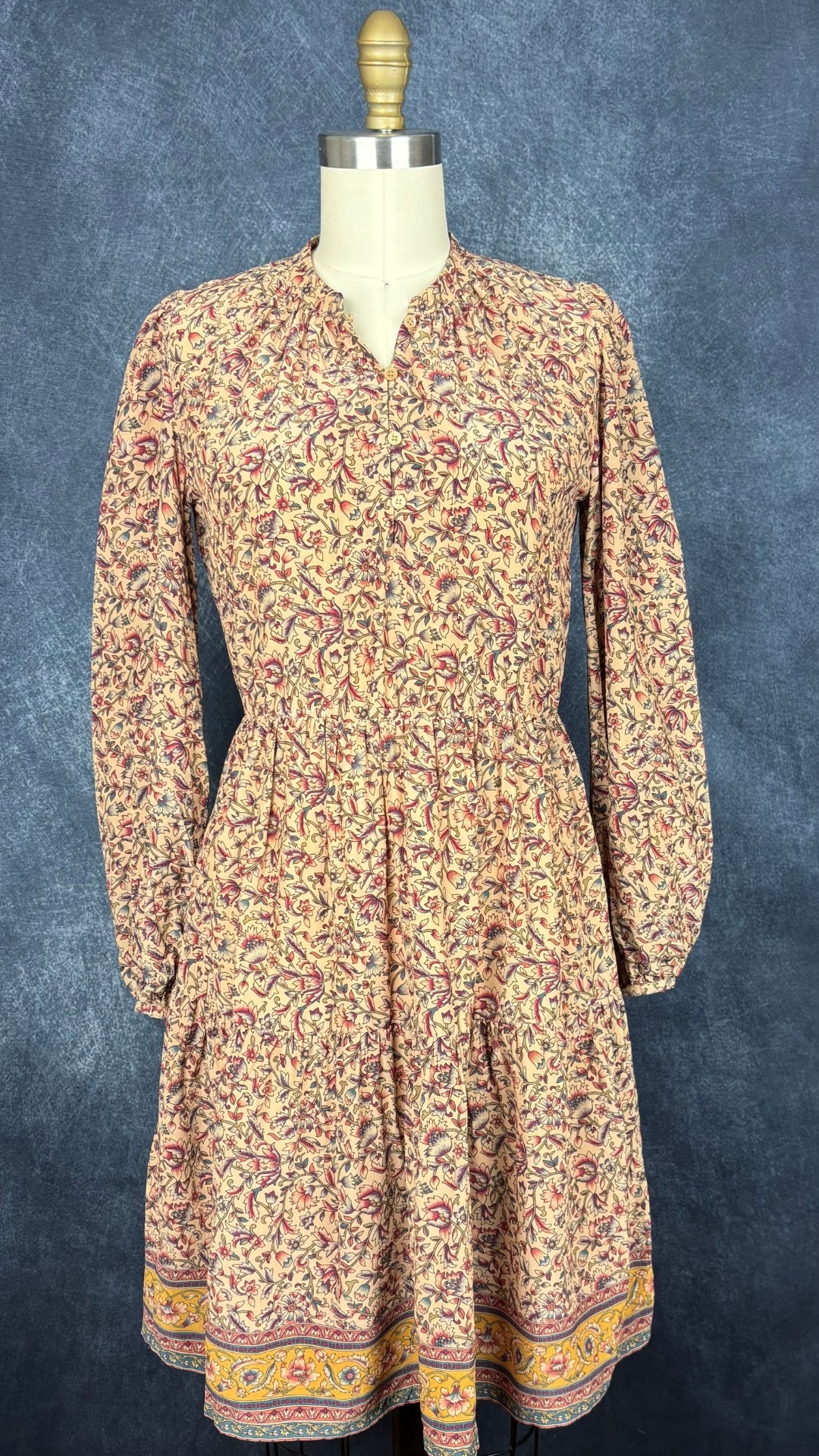 Robe florale en soie et viscose Vanessa Bruno, taille 36 (xs/s). Vue de face.