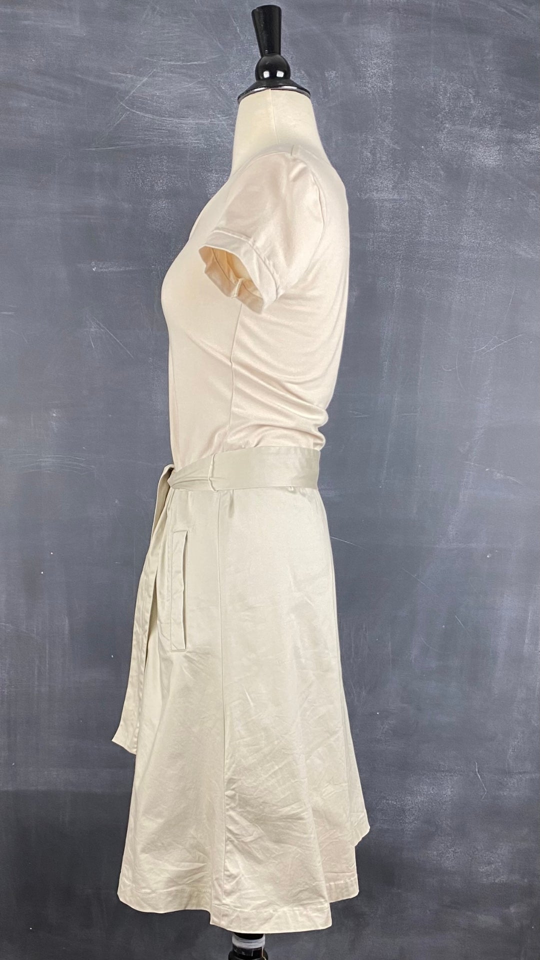 Robe greige bi-matière avec poches Tristan & Iseut, taille small. Vue de côté.