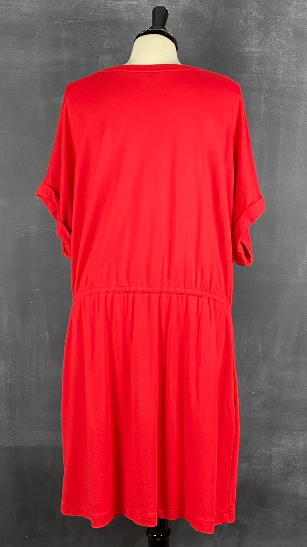 Robe en jersey extensible rouge avec poches Rachel Rachel Roy, taille xxl. Vue de dos.