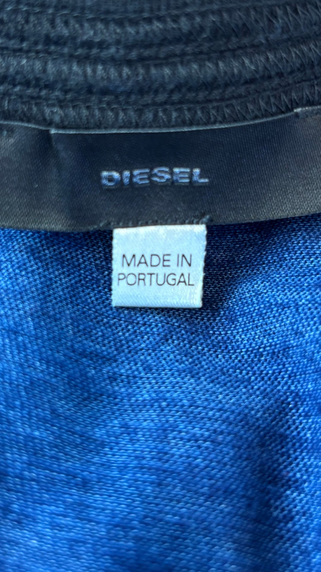 Robe longue de plage bleue Diesel, taille xs. Vue de l'étiquette.