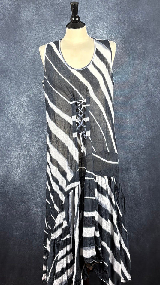 Robe longue effet froissé Lauren Vidal, taille xxl (convient mieux à large). Vue de face.